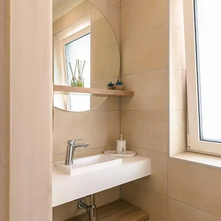 Balaton Bliss Lakeside Apartment *