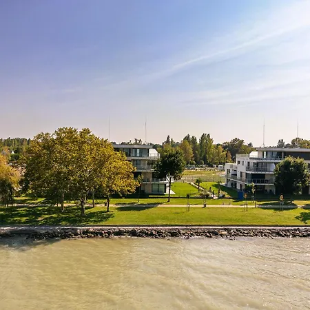Balaton Bliss Lakefront シオーフォク