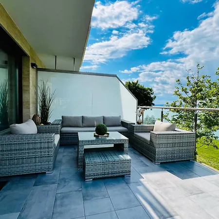 Balaton Bliss Lakefront * 希欧福克