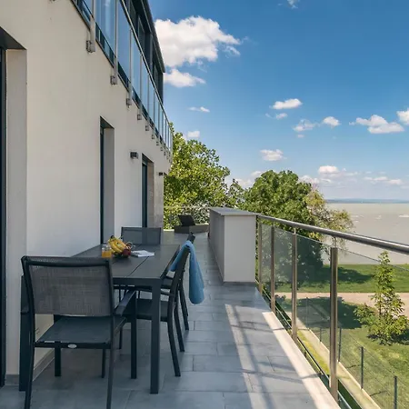 Balaton Bliss Lakefront * Siófok