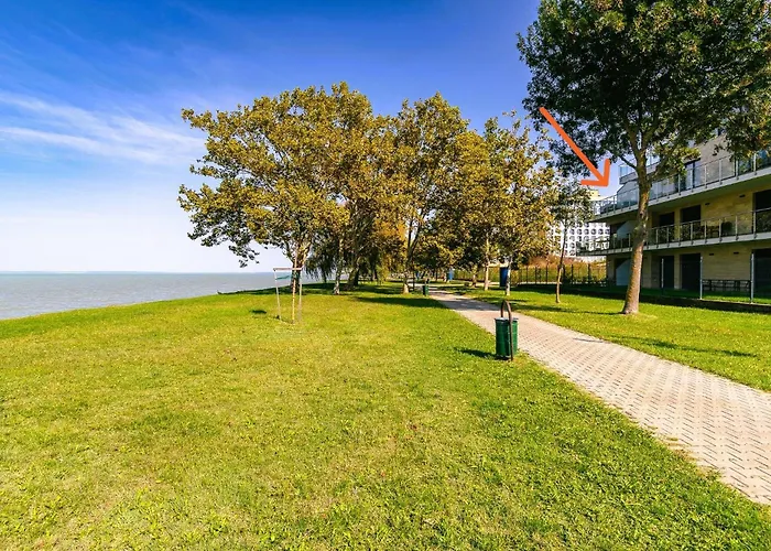 Balaton Bliss Lakefront * Siófok